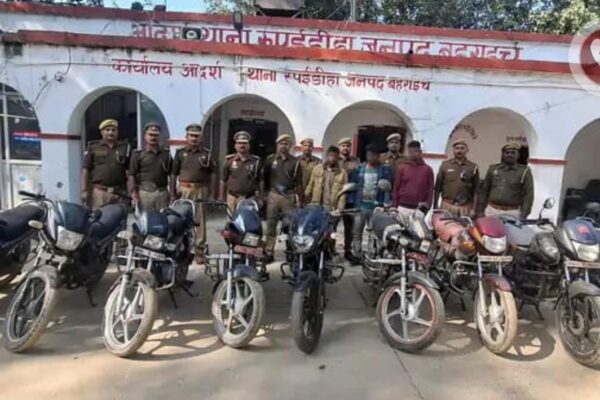 बहराइच रुपईडीहा पुलिस ने बाइक चोर गैंग का किया खुलासा चोरी की नौ मोटरसाईकिल बरामद