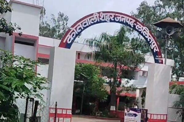 कचरे की गाड़ी में लगभग आधा दर्जन डायनामाइट के सेल मिलने से मचा हड़कंप