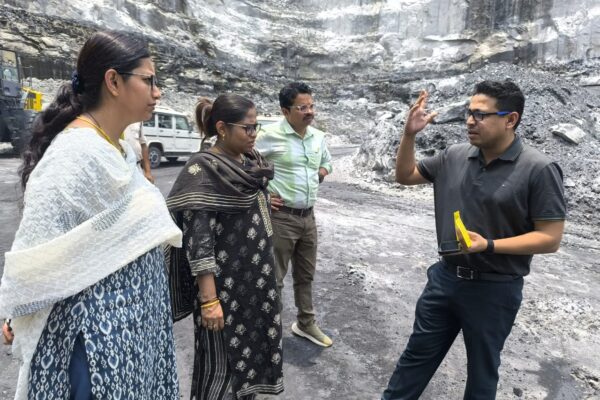 अनूपपुर खनिज के अवैध परिवहन एवं उत्खनन पर लगाए प्रभावी रोक- कलेक्टर