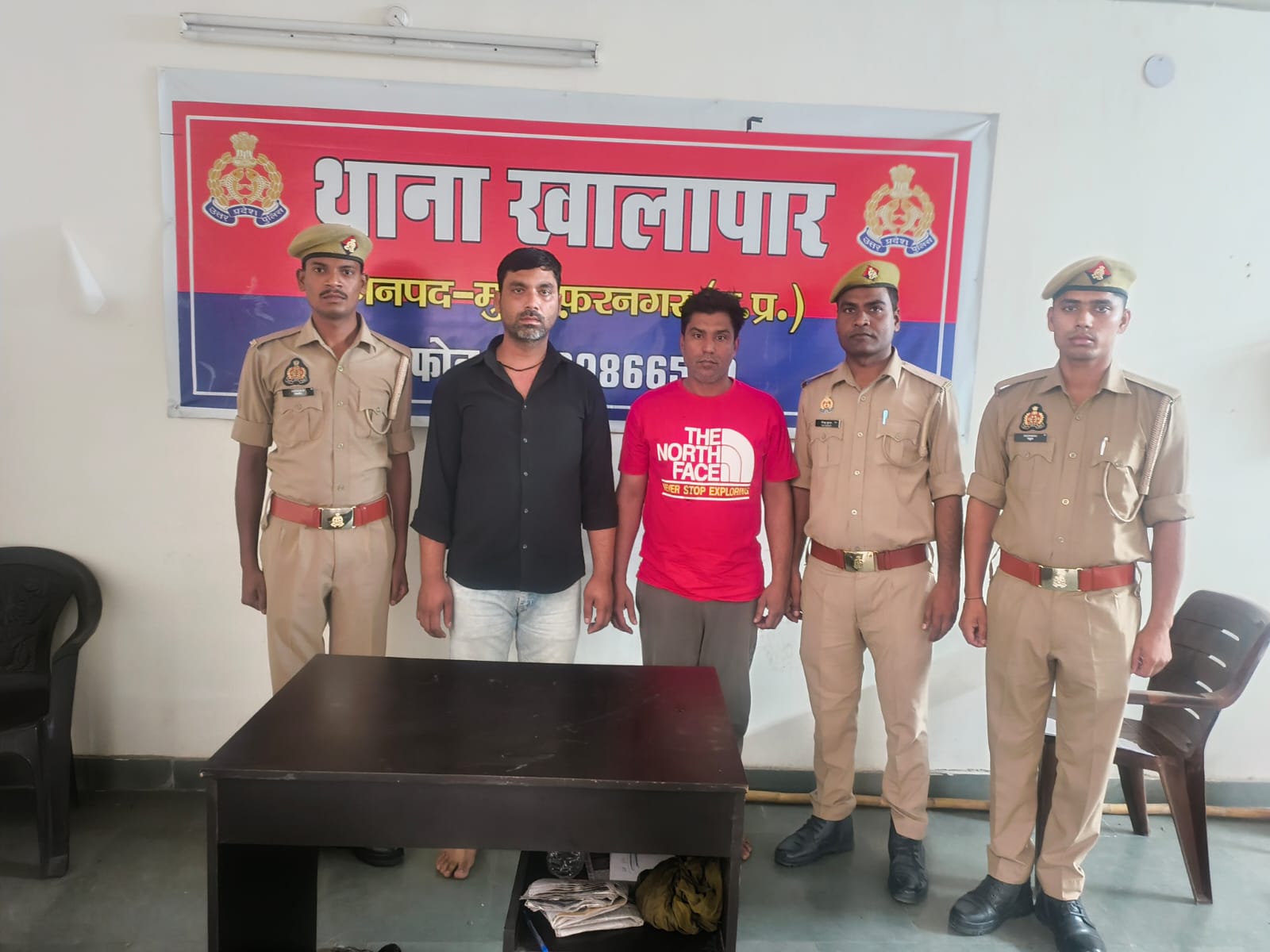 खालापार पुलिस का वारंटियों पर ताबड़तोड़ प्रहार: ऑपरेशन चक्रव्यूह में दो आरोपी गिरफ्तार
