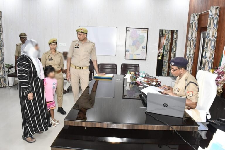 रामपुर में पुलिस अधीक्षक अनिल कुमार सिंह ने की जनसुनवाई, शिकायतों के त्वरित निस्तारण के दिए निर्देश
