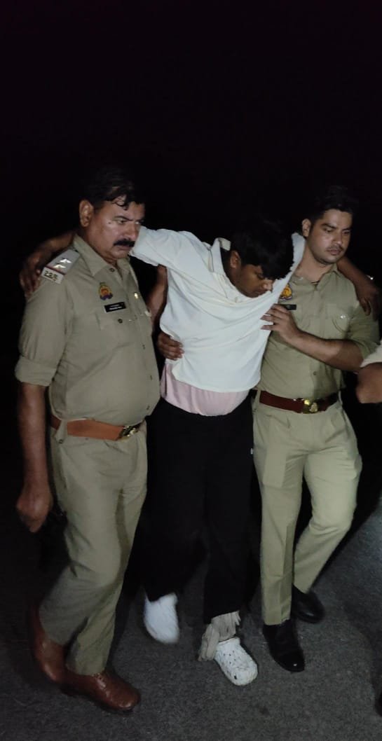 बुलंदशहर: मुकेश हत्याकांड के दो आरोपी पुलिस मुठभेड़ के बाद गिरफ्तार, हथियार बरामद