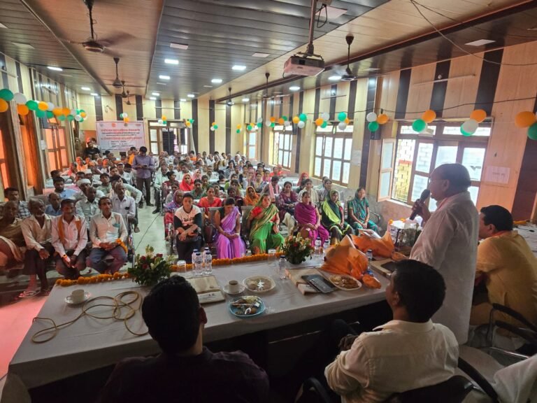 बाराबंकी में खरीफ गोष्ठी का आयोजन, किसानों को आधुनिक खेती और सरकारी योजनाओं की दी गई जानकारी