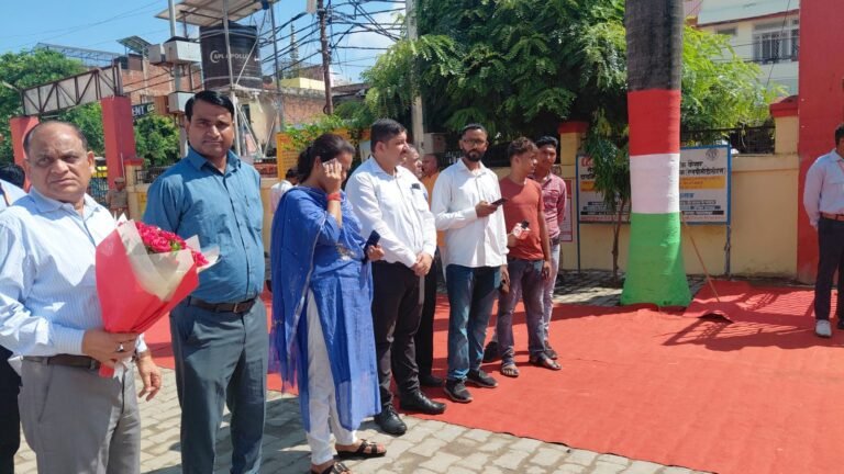 बलरामपुर में ऑपरेशन के नाम पर वसूली की शिकायत पर भड़के डिप्टी सीएम बृजेश पाठक, बोले- दोषी कोई भी हो, बख्शेंगे नहीं