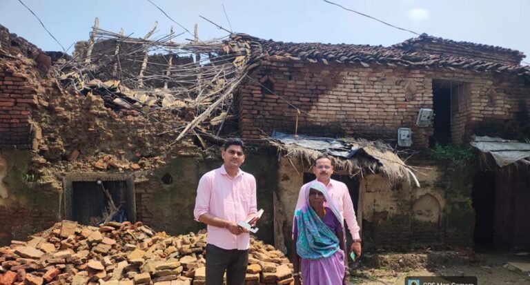 अतिवृष्टि से राजस्व टीम ने  घरों का किया स्थलीय सत्यापन, राहत राशि सूची तैयार